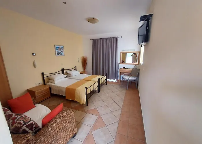 Courtyard Studios Pefki